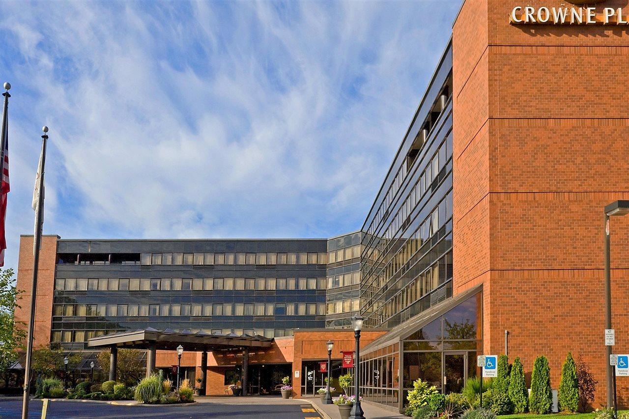 Hotel Crowne Plaza Edison By Ihg Exterior foto