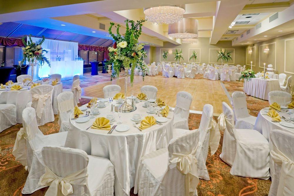 Hotel Crowne Plaza Edison By Ihg Exterior foto