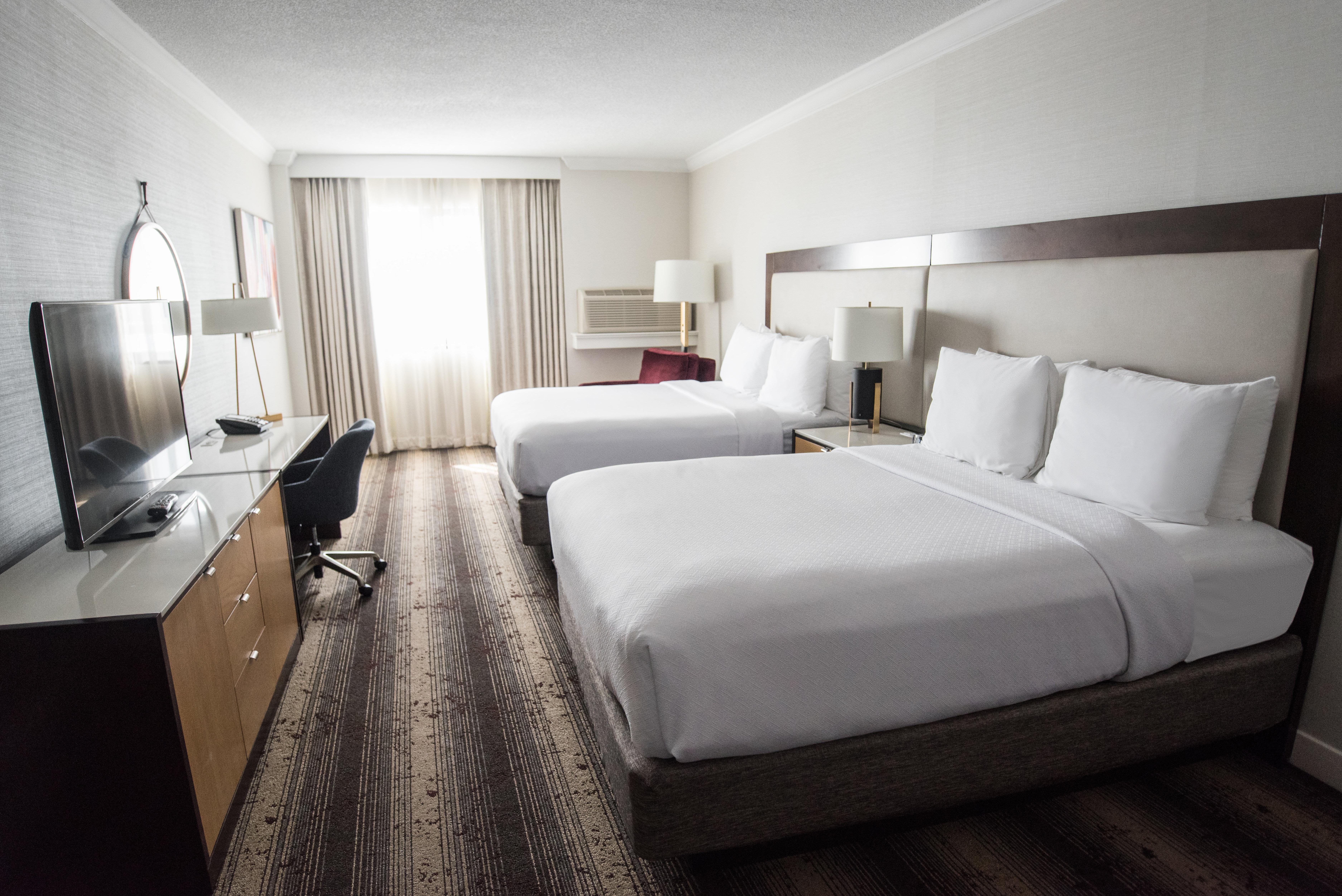 Hotel Crowne Plaza Edison By Ihg Exterior foto