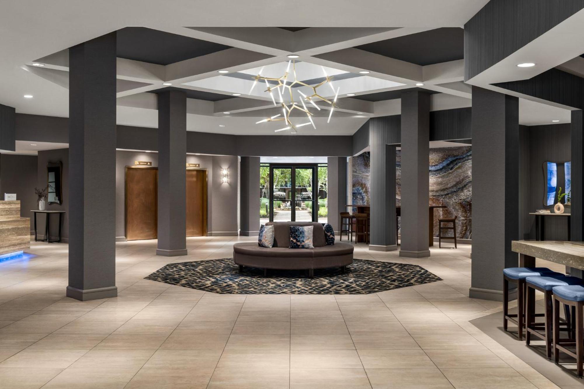 Hotel Crowne Plaza Edison By Ihg Exterior foto