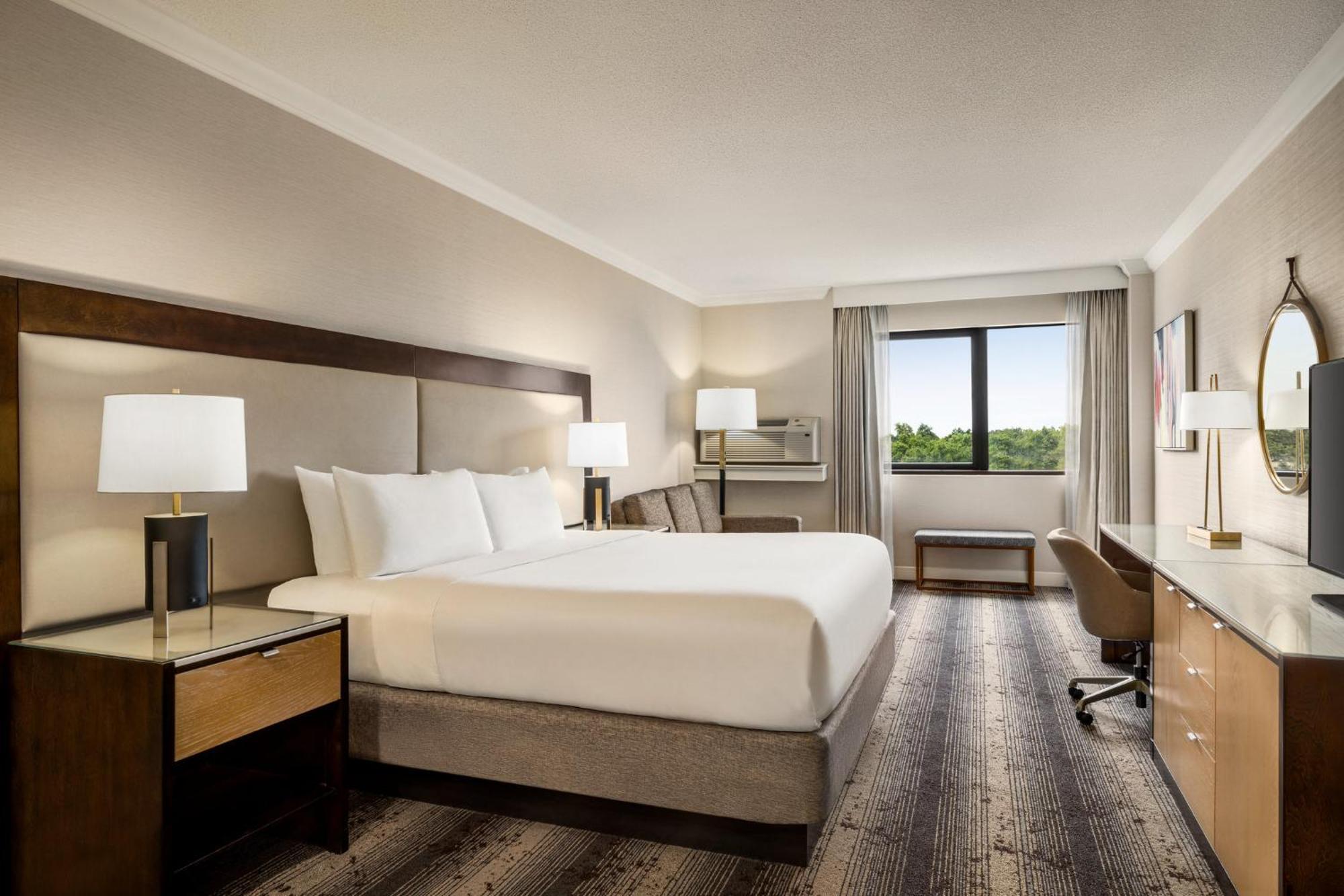 Hotel Crowne Plaza Edison By Ihg Exterior foto