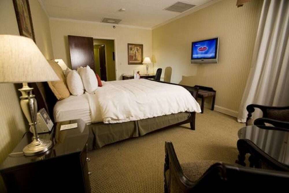 Hotel Crowne Plaza Edison By Ihg Exterior foto